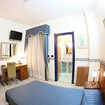 Niagara Hotel